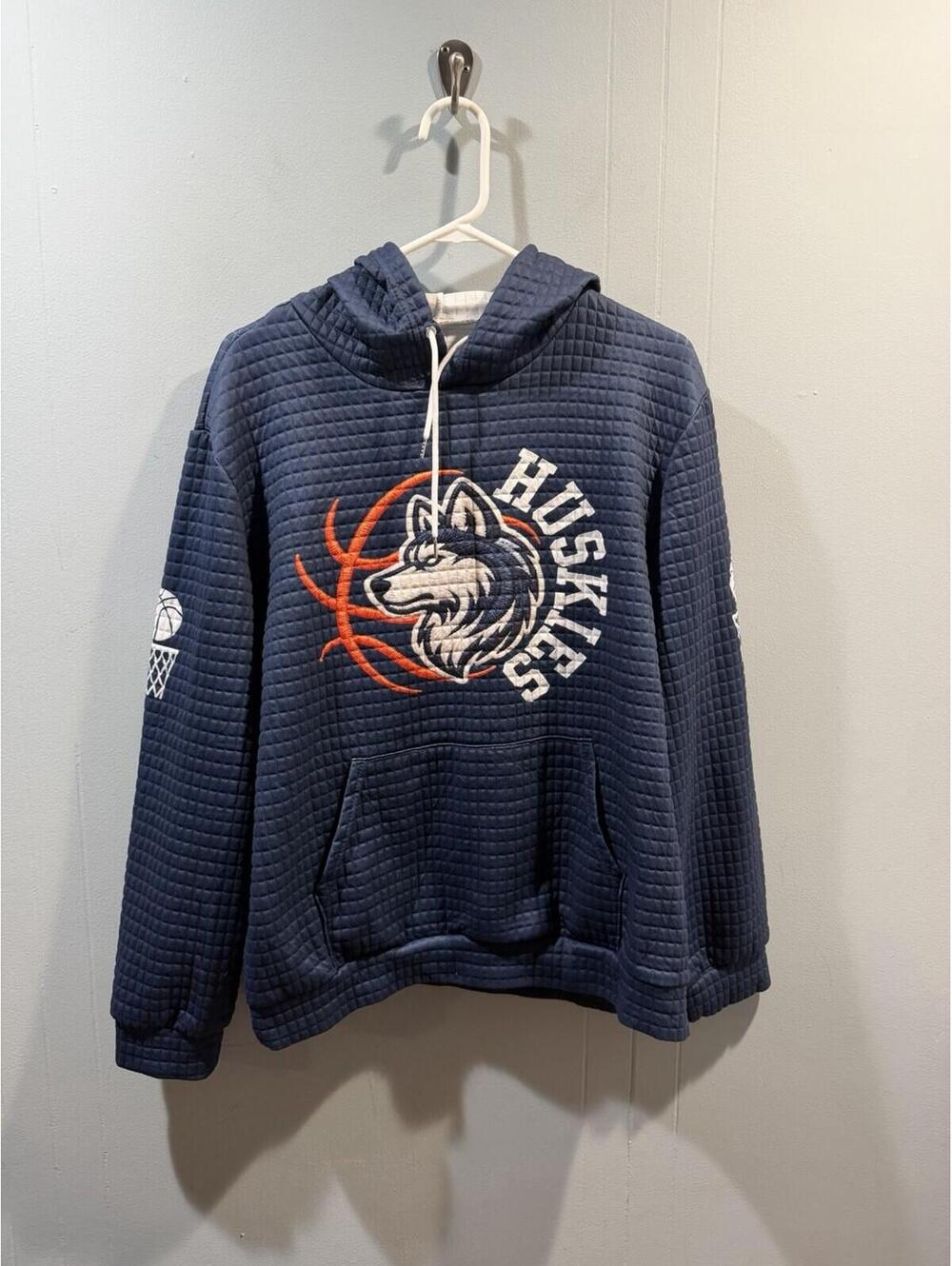 Womens Basketball Huskies Hoodie Size XL Navy